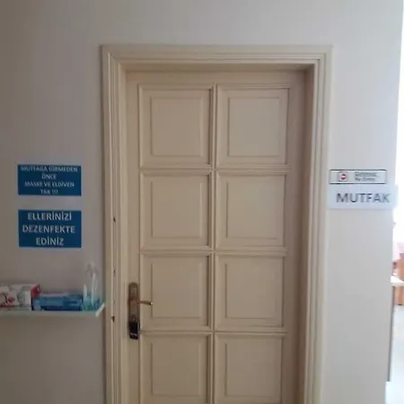 Unver 酒店 马尔马里斯