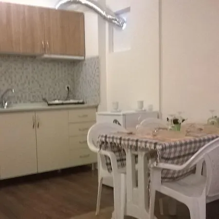 Unver Μαρμαρίς