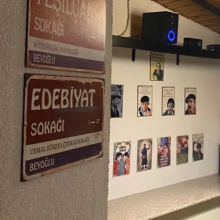 Unver Μαρμαρίς