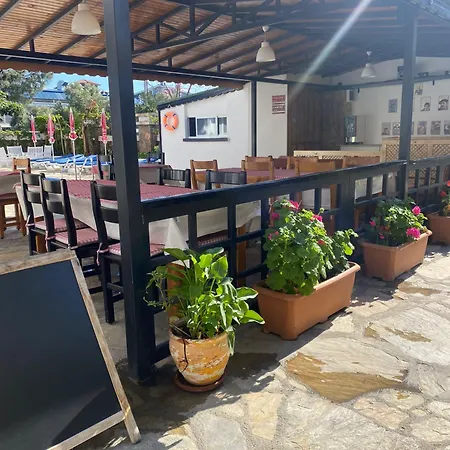 Unver 2* Μαρμαρίς