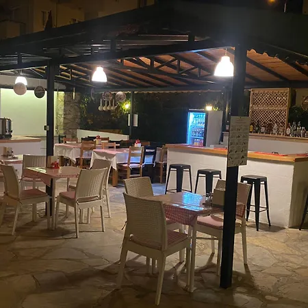 Unver Ξενοδοχείο